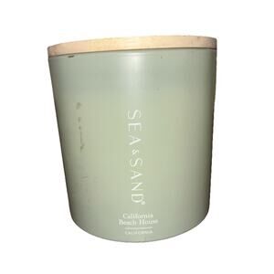 California Beach House Sea & Sand SOY 53 oz candle RARE 4 Wicks Essential Oils